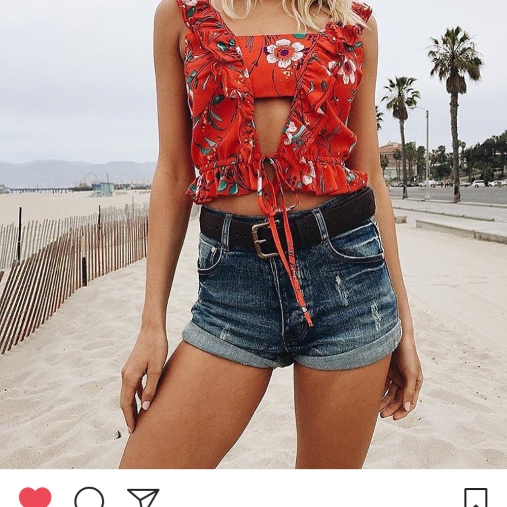 Black Cropped Ruffle Top - Picture 4 of 4